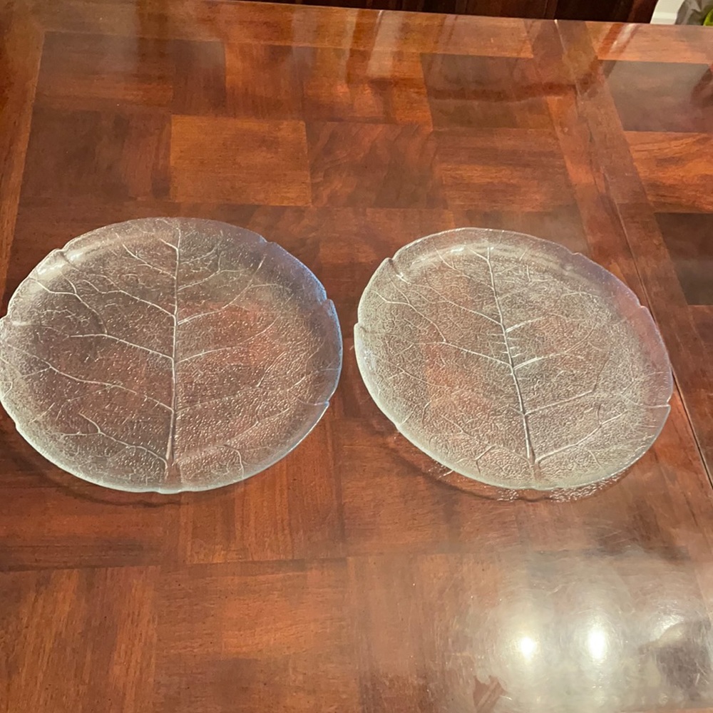 11" Arcoroc France Aspen Leaf Dinner Plates  Serving Entertaining Platters